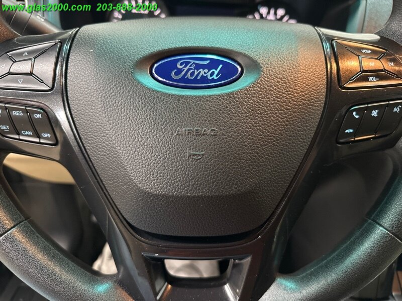 2016 Ford Explorer photo