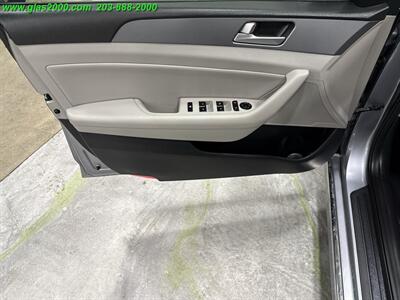 2016 Hyundai SONATA Hybrid SE - Photo 25 - Bethany, CT 06524