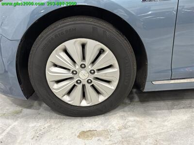 2016 Hyundai Sonata Hybrid SE - Photo 16 - Bethany, CT 06524