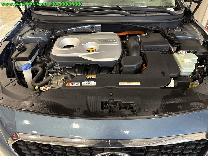 2016 Hyundai Sonata Hybrid SE - Photo 12 - Bethany, CT 06524