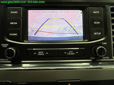 2016 Hyundai Sonata Hybrid SE - Photo 11 - Bethany, CT 06524