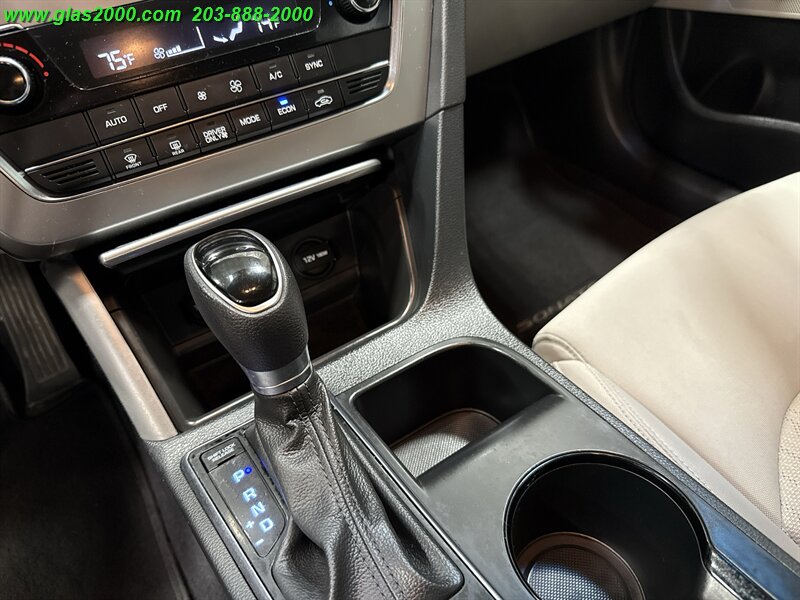 2016 Hyundai Sonata Hybrid SE - Photo 28 - Bethany, CT 06524