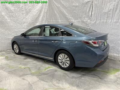 2016 Hyundai Sonata Hybrid SE - Photo 7 - Bethany, CT 06524