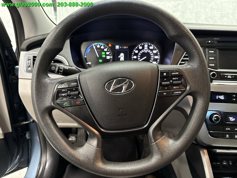 2016 Hyundai Sonata Hybrid SE - Photo 4 - Bethany, CT 06524