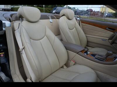 2005 Mercedes-Benz SL 500   - Photo 27 - Miami, FL 33142