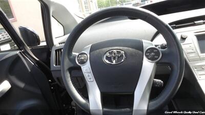 2014 Toyota Prius Five   - Photo 17 - Glassboro, NJ 08028