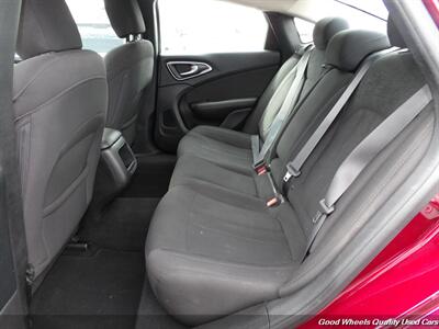 2016 Chrysler 200 Limited   - Photo 13 - Glassboro, NJ 08028