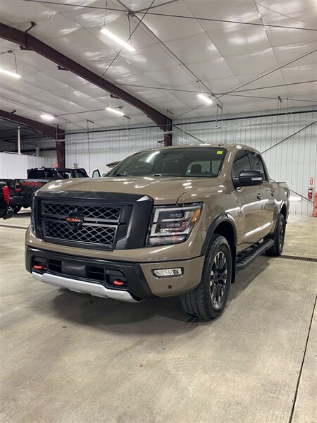 2021 Nissan Titan SV  