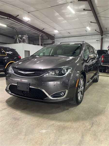 2020 Chrysler Pacifica Limited  