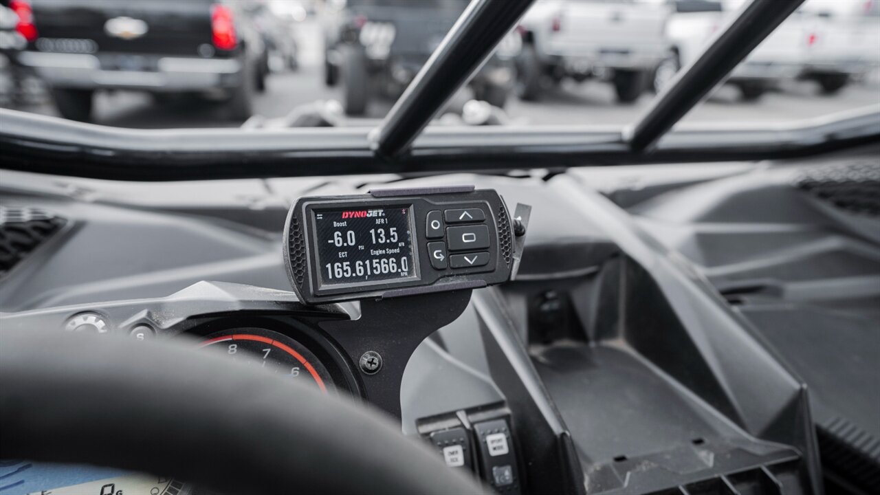 2017 Can-Am Maverick X3 X rs TURBO R   - Photo 28 - Reno, NV 89511