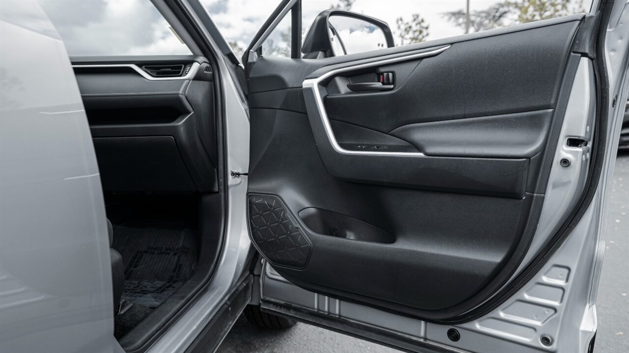 2021 Toyota RAV4 LE - Photo 25 - Reno, NV 89511