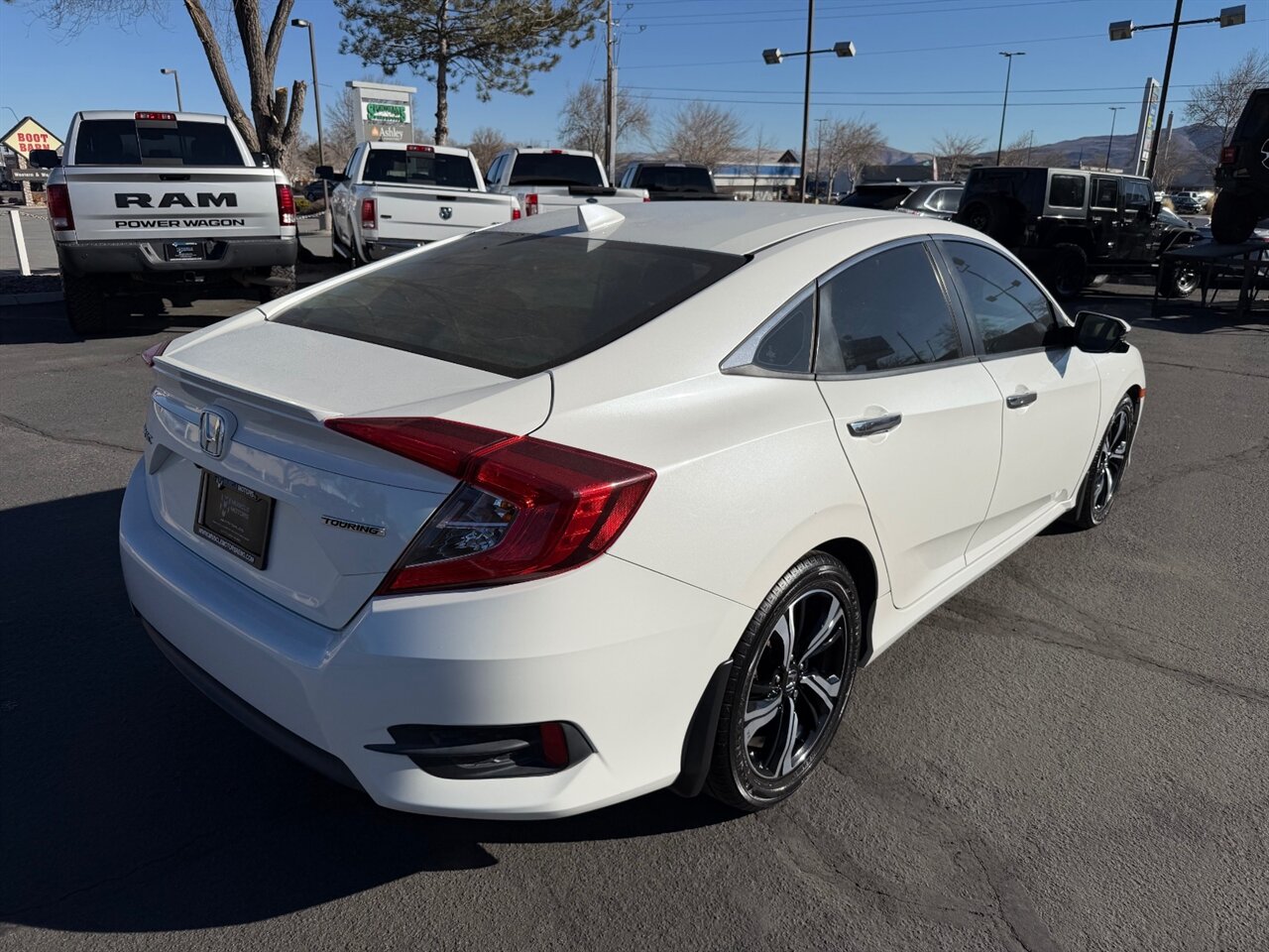 2018 Honda Civic Touring   - Photo 8 - Reno, NV 89511