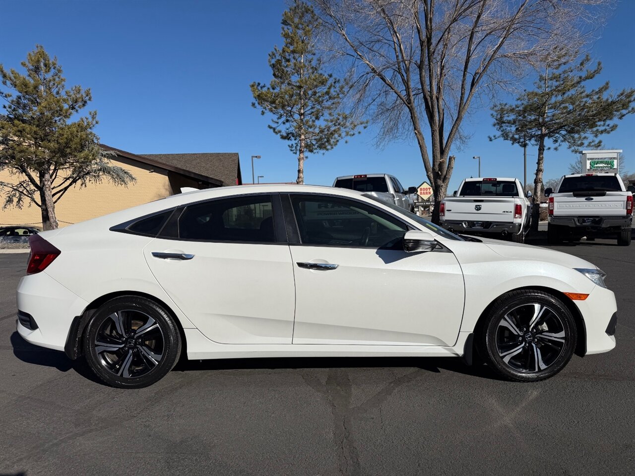 2018 Honda Civic Touring   - Photo 5 - Reno, NV 89511