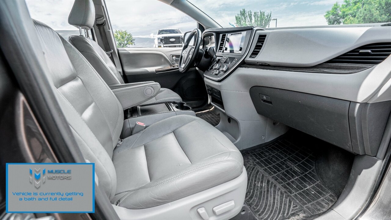 2015 Toyota Sienna XLE 8 Passenger   - Photo 14 - Reno, NV 89511