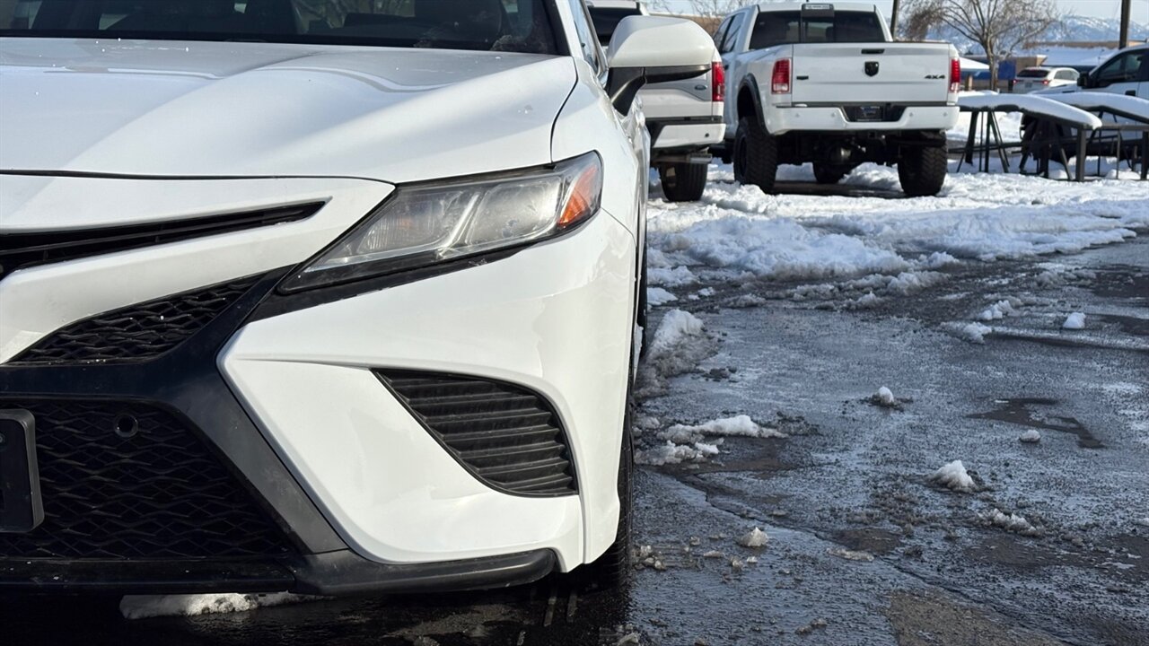 2018 Toyota Camry SE  Hybrid - Photo 8 - Reno, NV 89511