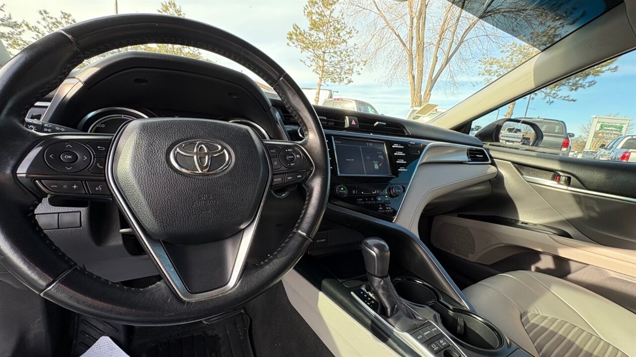2018 Toyota Camry SE  Hybrid - Photo 14 - Reno, NV 89511