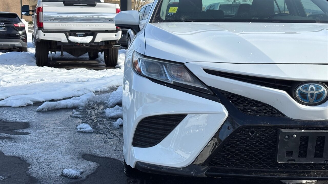 2018 Toyota Camry SE  Hybrid - Photo 7 - Reno, NV 89511