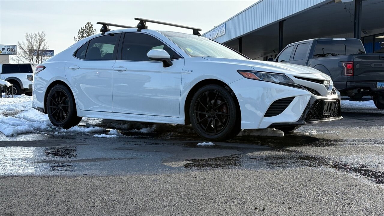 2018 Toyota Camry SE  Hybrid - Photo 9 - Reno, NV 89511