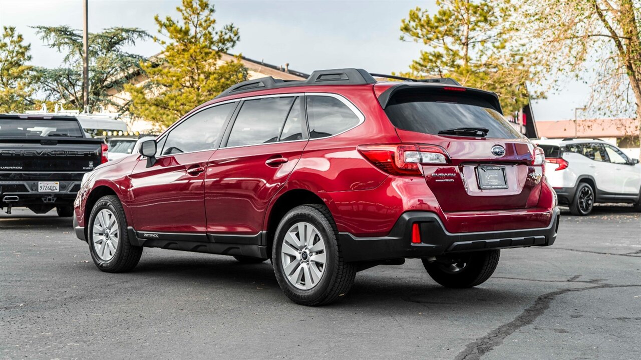 2019 Subaru Outback 2.5i - Photo 2 - Reno, NV 89511