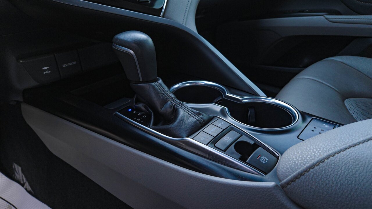 2018 Toyota Camry XLE   - Photo 15 - Reno, NV 89511