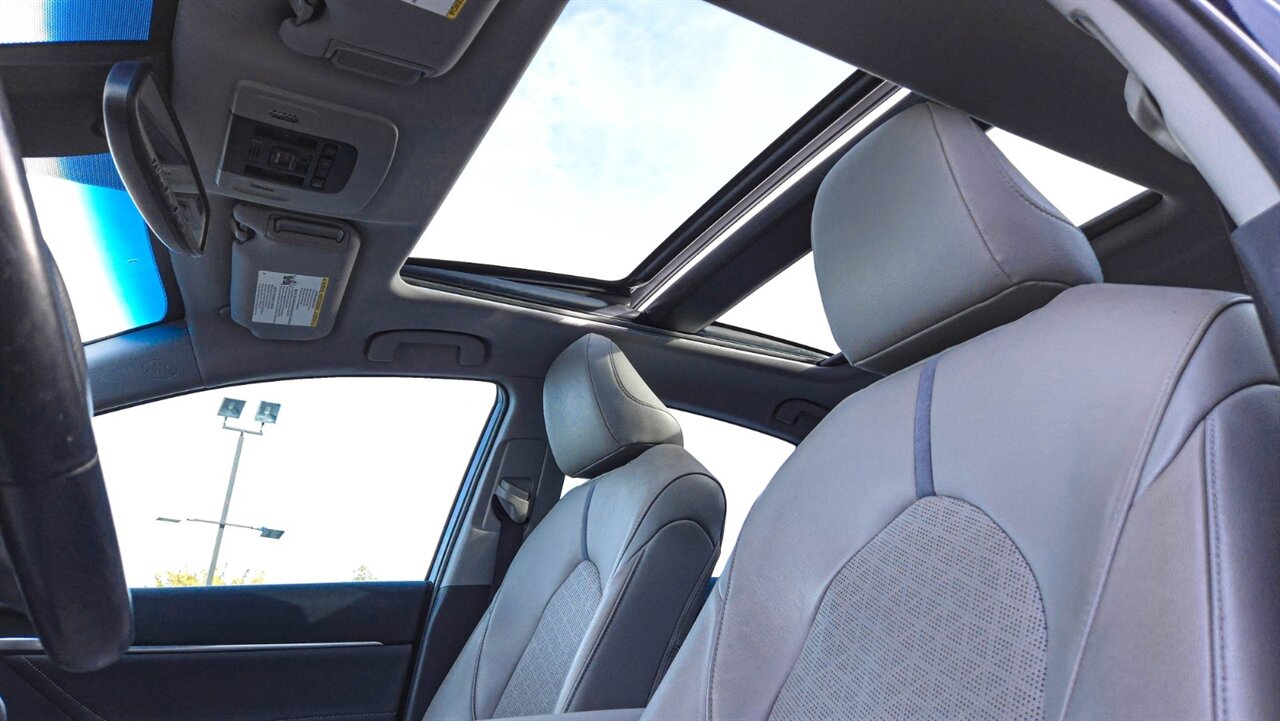 2018 Toyota Camry XLE   - Photo 18 - Reno, NV 89511