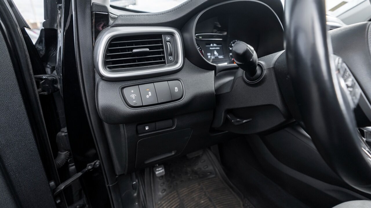 2020 Kia Sorento S - Photo 19 - Reno, NV 89511