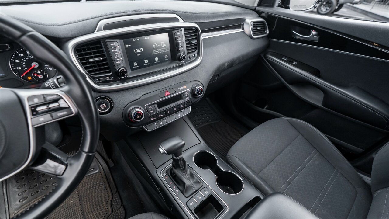 2020 Kia Sorento S - Photo 25 - Reno, NV 89511