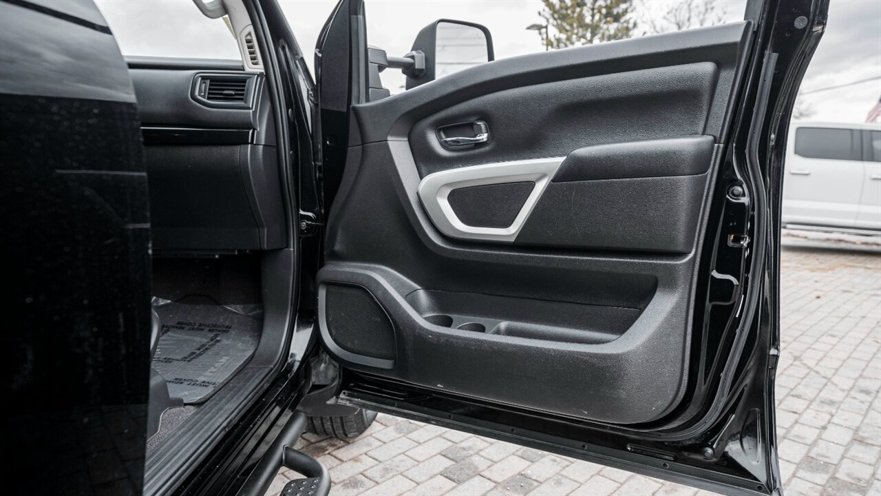 2022 Nissan Titan SV   - Photo 30 - Reno, NV 89511