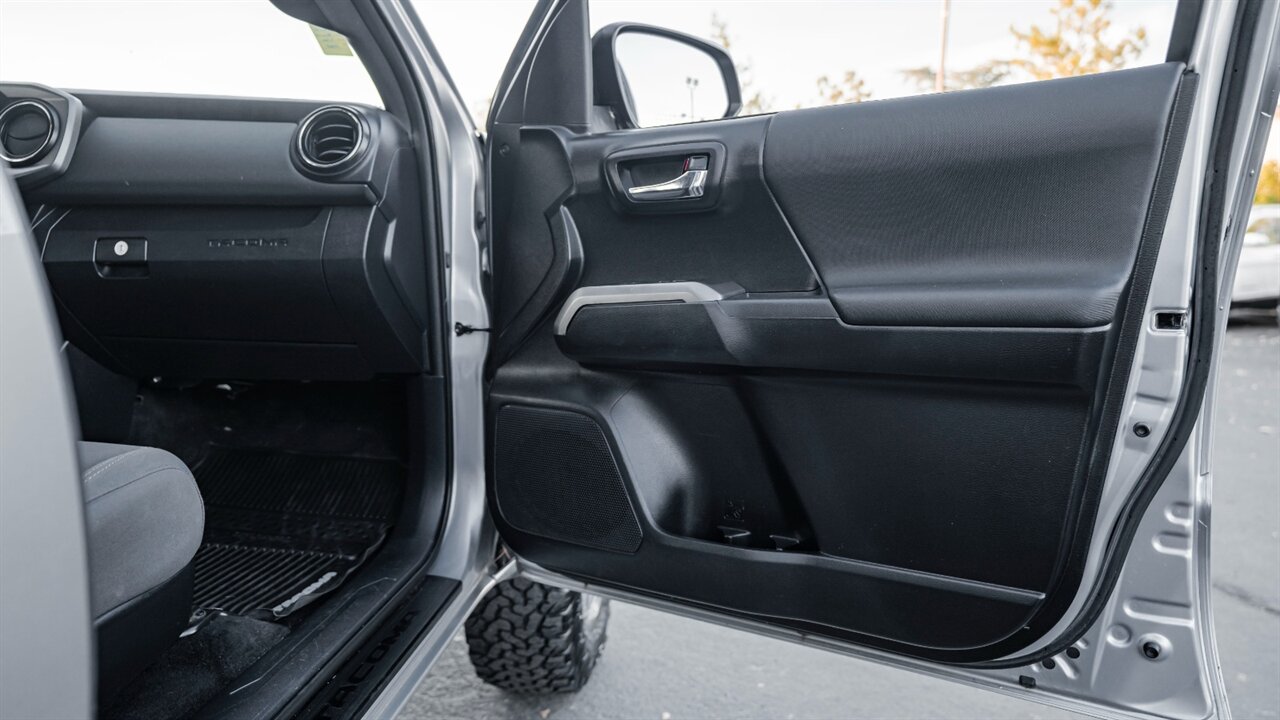 2017 Toyota Tacoma TRD Off-Road V6 - Photo 31 - Reno, NV 89511