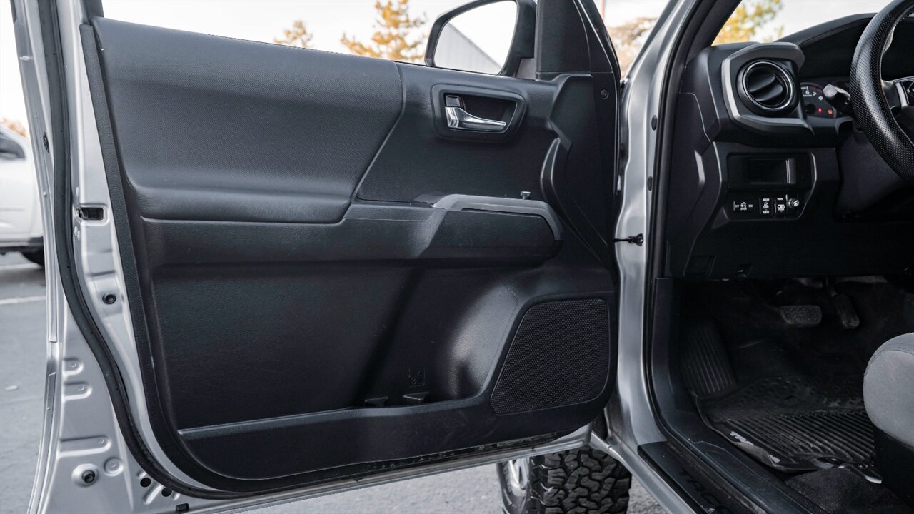 2017 Toyota Tacoma TRD Off-Road V6 - Photo 19 - Reno, NV 89511