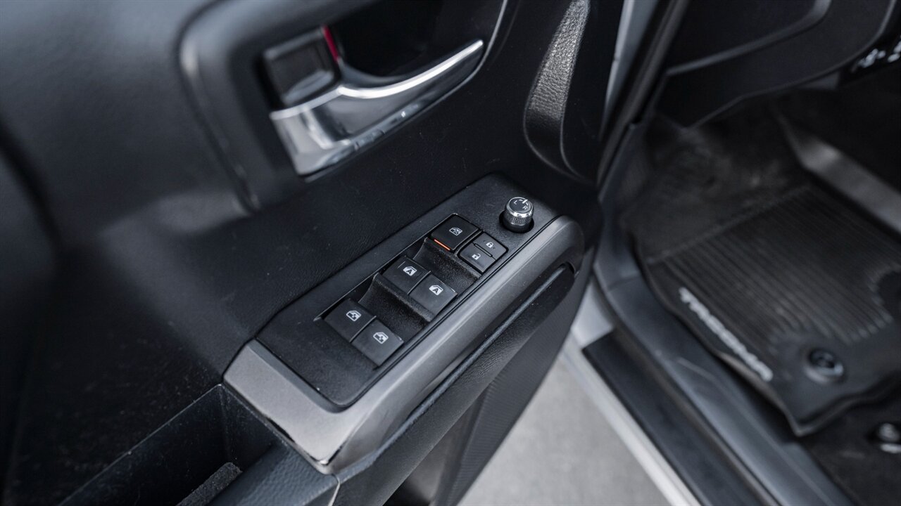 2017 Toyota Tacoma TRD Off-Road V6 - Photo 20 - Reno, NV 89511