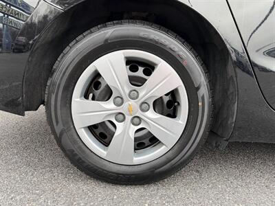 2018 Chevrolet Cruze LS Auto   - Photo 28 - Frederick, MD 21702