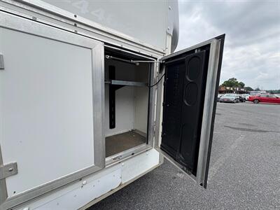 2017 Ford E-350 SD   - Photo 9 - Frederick, MD 21702