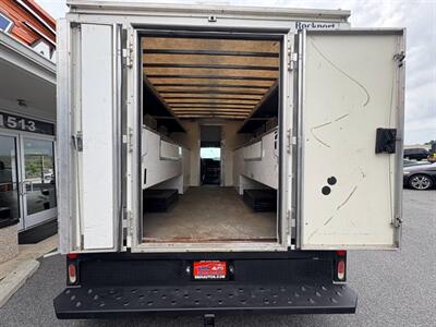 2017 Ford E-350 SD   - Photo 5 - Frederick, MD 21702