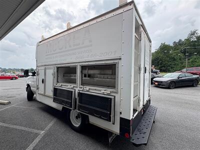 2017 Ford E-350 SD   - Photo 8 - Frederick, MD 21702