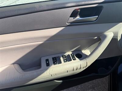 2019 Hyundai SONATA SEL   - Photo 12 - Frederick, MD 21702