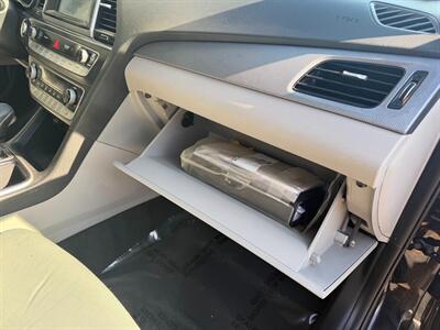 2019 Hyundai SONATA SEL   - Photo 24 - Frederick, MD 21702