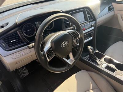 2019 Hyundai SONATA SEL   - Photo 2 - Frederick, MD 21702