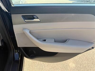 2019 Hyundai SONATA SEL   - Photo 19 - Frederick, MD 21702