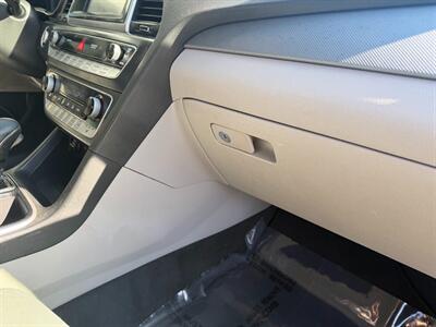 2019 Hyundai SONATA SEL   - Photo 22 - Frederick, MD 21702