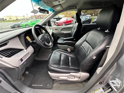 2017 Toyota Sienna L 7-Passenger   - Photo 7 - Frederick, MD 21702