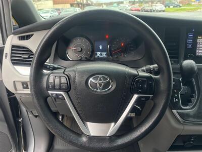 2017 Toyota Sienna L 7-Passenger   - Photo 16 - Frederick, MD 21702