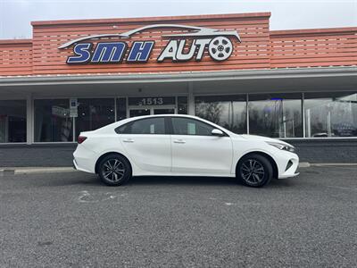 2022 Kia Forte LXS   - Photo 2 - Frederick, MD 21702