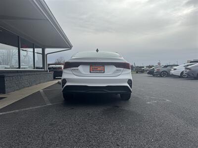 2022 Kia Forte LXS   - Photo 4 - Frederick, MD 21702