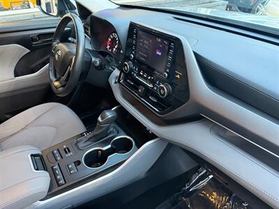 2022 Toyota Highlander LE   - Photo 28 - Frederick, MD 21702