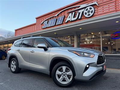2022 Toyota Highlander LE   - Photo 1 - Frederick, MD 21702