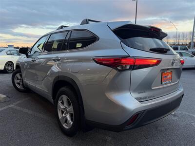 2022 Toyota Highlander LE   - Photo 10 - Frederick, MD 21702