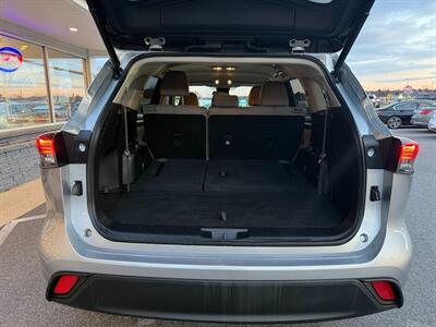 2022 Toyota Highlander LE   - Photo 33 - Frederick, MD 21702
