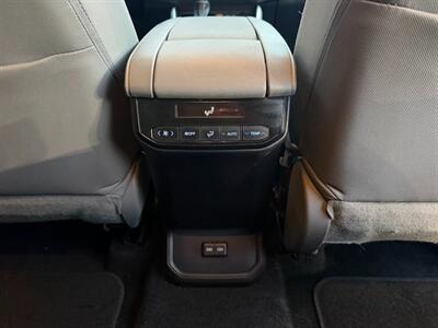2022 Toyota Highlander LE   - Photo 25 - Frederick, MD 21702