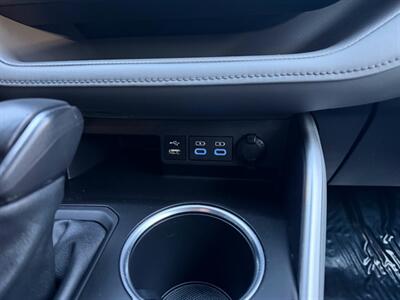 2022 Toyota Highlander LE   - Photo 18 - Frederick, MD 21702